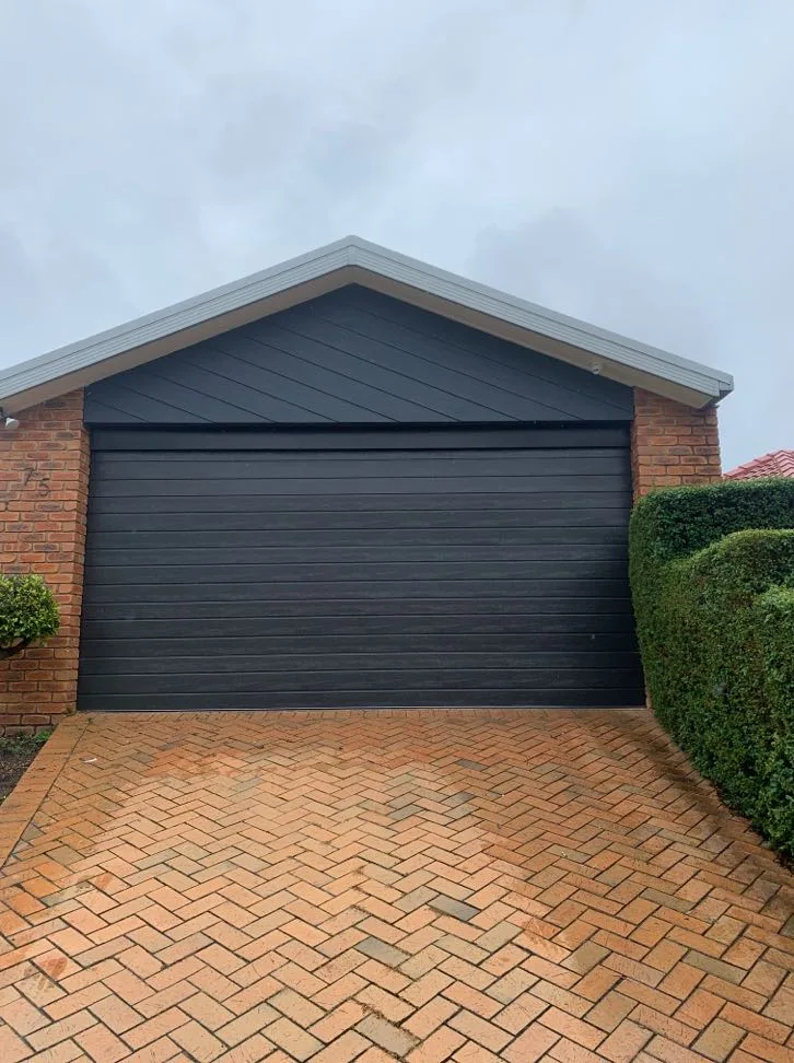 Garage Door Repairs in Caulified